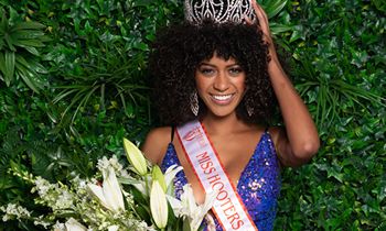 Briana Smith Crowned 2019 Miss Hooters International