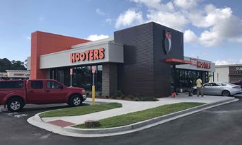 Hooters Opens Newest Location in Brunswick, Georgia