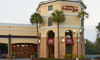 Another Broken Egg Cafe Bolsters Expansion with New Development Deals