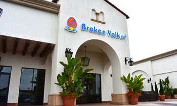 Broken Yolk Café Turns Friends & Family Training into 500 Immediate Fans