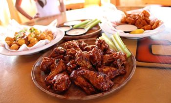 Hooters Signs Franchise Agreement with OYO Hotel & Casino Las Vegas