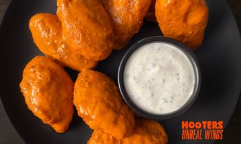 Meatless Wing Launches Nationwide at Hooters in Partnership with Quorn