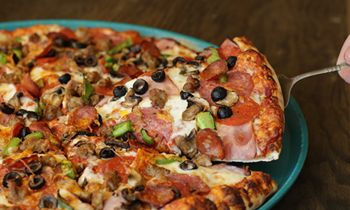 Straw Hat Pizza Announces New Straw Hat Pizza Grille to be located in Clovis, CA