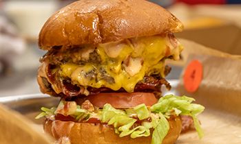 MOOYAH Burgers, Fries and Shakes to Open Times Square Flagship Location with Major Exposure to New Yorkers and Future Travelers