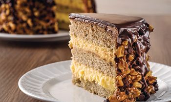 TooJay’s Deli Celebrates World Kindness Day with 100 Slices of Sweetness