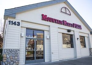 Mountain Mike’s Pizza Now Open in Cloverdale