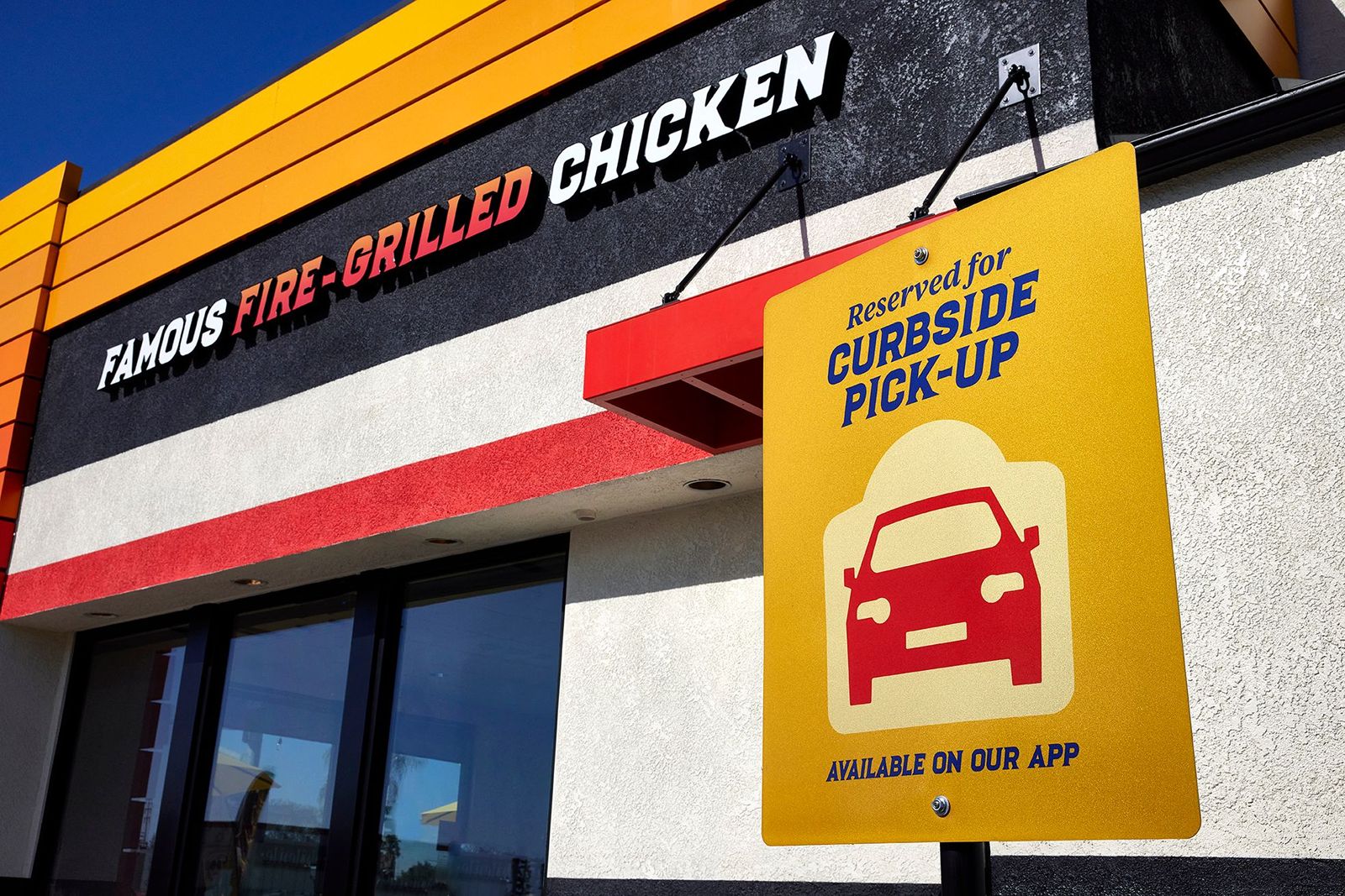 El Pollo Loco GPS-enabled curbside pick-up El Pollo Loco Remodels First Three Restaurants with New L.A. Mex Design