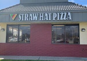 Straw Hat Pizza Opens New Location in Salinas, CA