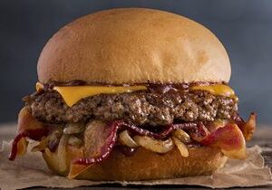 MOOYAH Burgers, Fries & Shakes Introduces Tillamook Cheddar Slices at Locations Across Texas and Louisiana