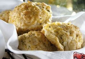 Red Lobster Launches “Big Cheese” Biscuit Sweepstakes to Celebrate National Biscuit Day