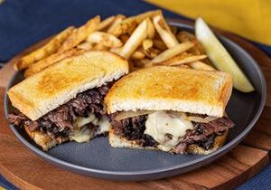 The Toasted Yolk Cafe Celebrates Cooler Weather with Lineup of Ultimate Comfort Food