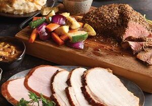 Claim Jumper Steakhouse & Bars Are Open on Thanksgiving for Dine in and Carry Out