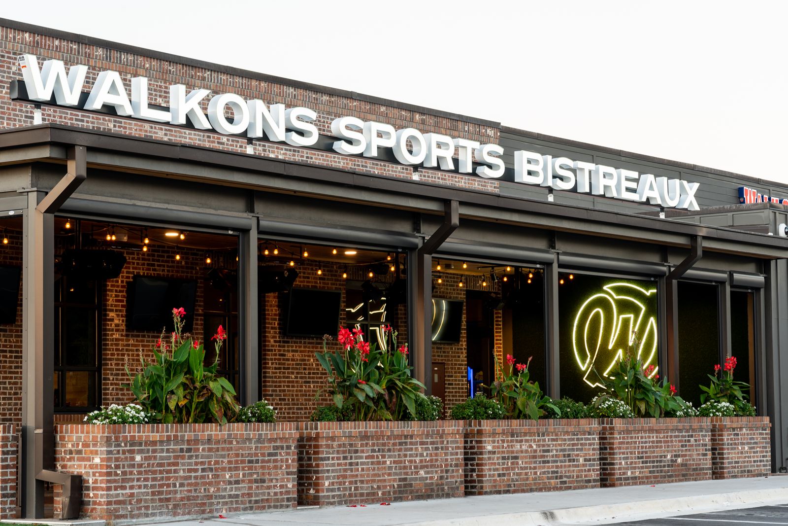 Walk-On's Signs Franchise Agreement to Bring the Taste of Louisiana to Savannah Walk-On's Signs Franchise Agreement to Bring the Taste of Louisiana to Savannah