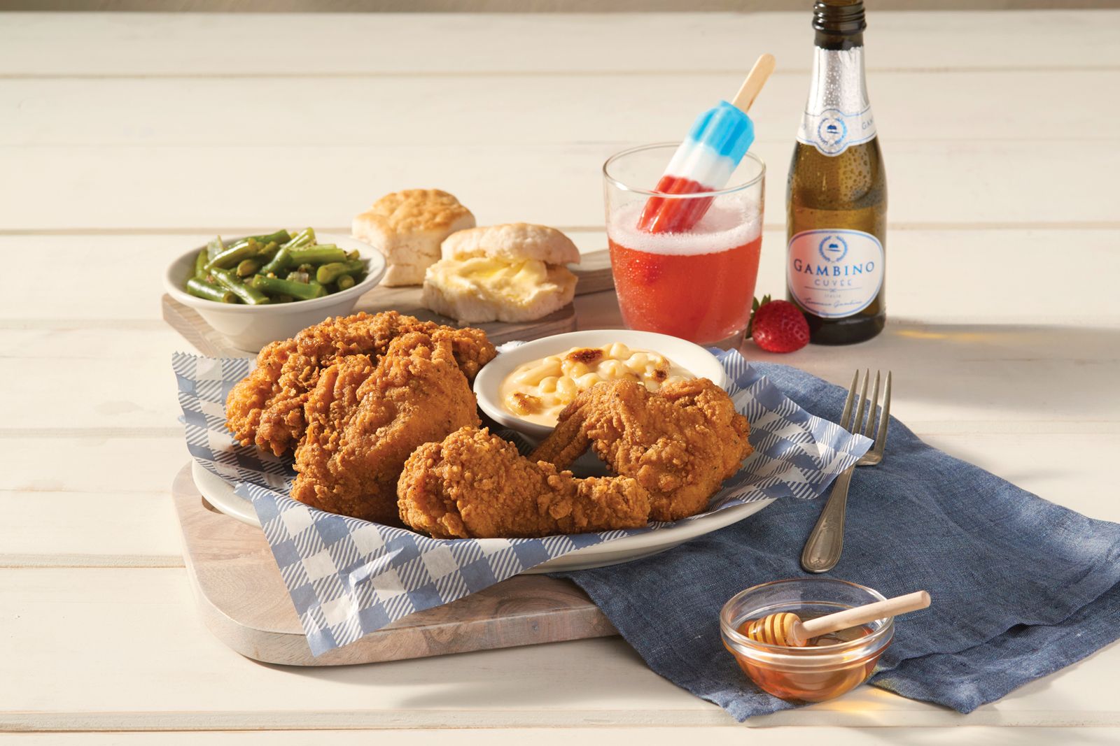 Cracker Barrel Old Country Store Celebrates Summer with Variety of Deals, Sweet Summer Refreshments