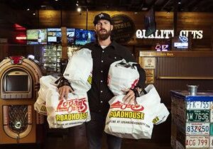 Logan’s Roadhouse Launches Ultimate Nashville Trip Giveaway with Riley Green
