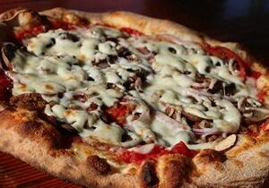 Kids Eat Free This Summer at Smokin’ Oak Wood-Fired Pizza