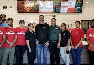 Mountain Mike’s Pizza Proudly Opens in Rossmoor Town Center