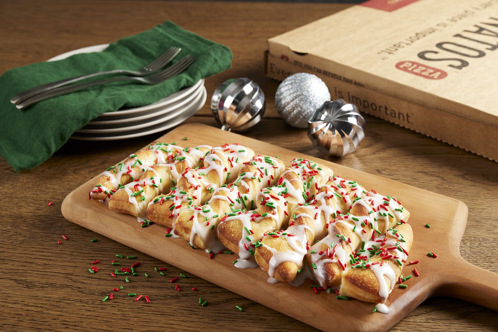 Donatos Adds More Delicious Fun to the Menu with Holiday Twists Donatos Adds More Delicious Fun to the Menu with Holiday Twists