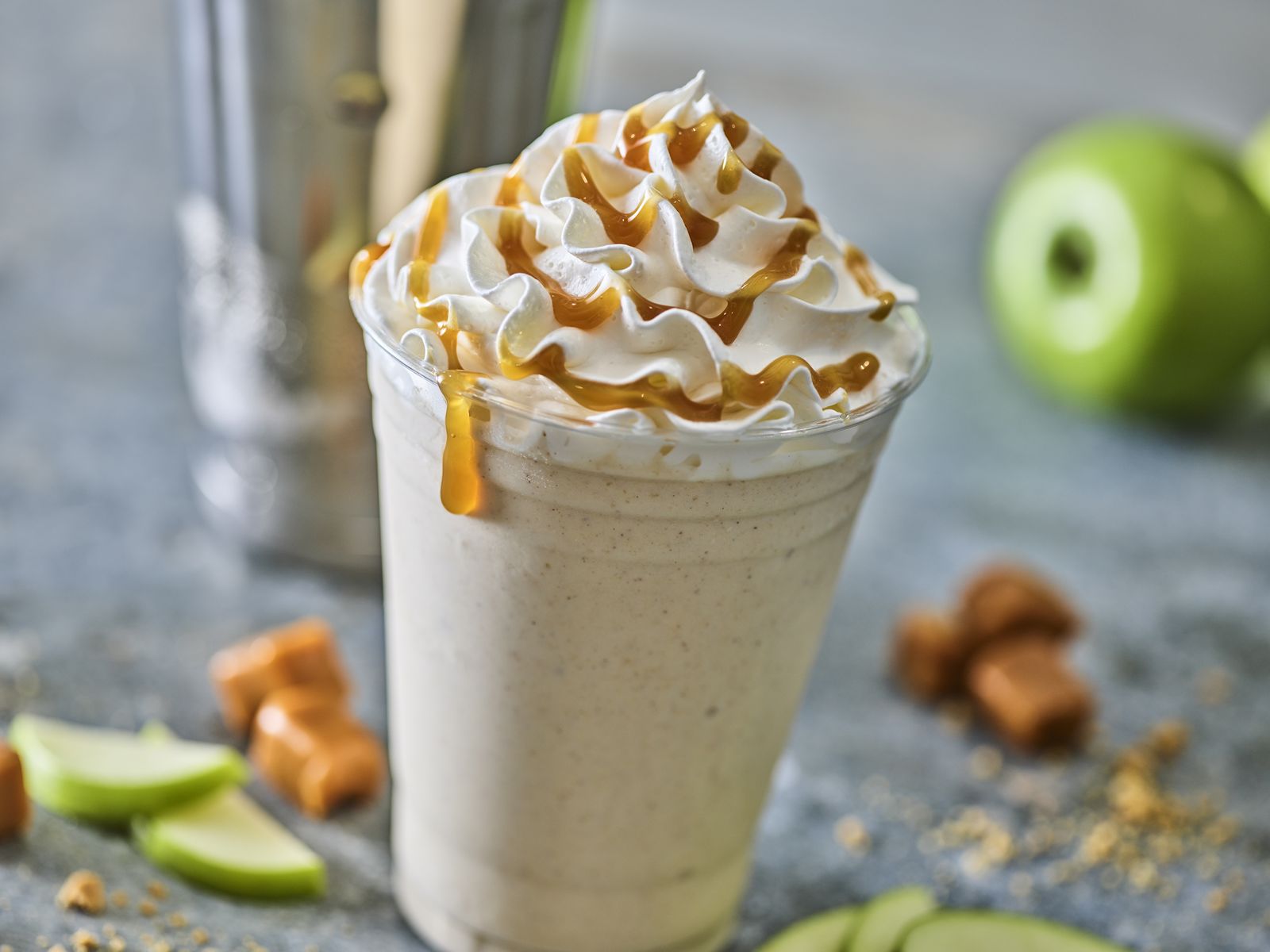 Smashburger Introduces LTO Caramel Apple Pie Shake Made With Oregon Fruit in Hand Harvest Apple Smashburger Introduces LTO Caramel Apple Pie Shake Made With Oregon Fruit in Hand Harvest Apple