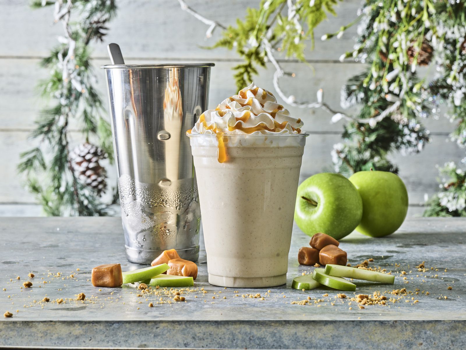 Smashburger Introduces LTO Caramel Apple Pie Shake Made With Oregon Fruit in Hand Harvest Apple Smashburger Introduces LTO Caramel Apple Pie Shake Made With Oregon Fruit in Hand Harvest Apple