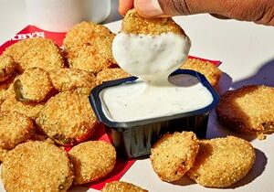 Zaxby’s Serves up FREE Fried Pickles for Fans on National Pickle Day