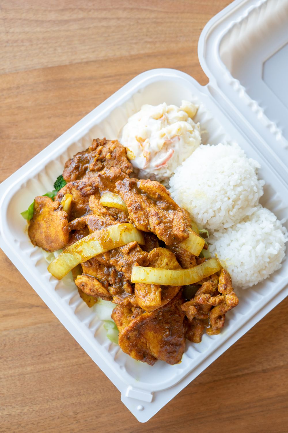 Ono Hawaiian BBQ Adds New Melemele Curry Chicken Menu Item Ono Hawaiian BBQ Adds New Melemele Curry Chicken Menu Item
