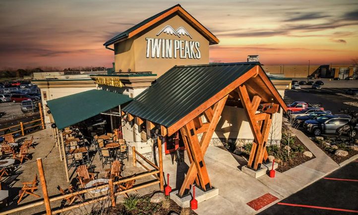 Twin Peaks Nears 100 Locations to Finish Award-Filled 2022 | RestaurantNewsRelease.com - Vimarsana News