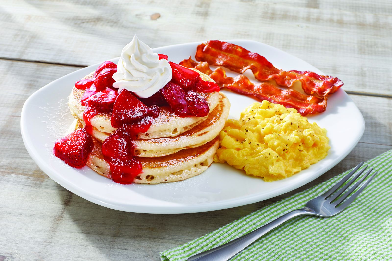 Perkins Fresh Strawberry Buttermilk Pancake Platter Perkins Restaurant & Bakery Celebrates Strawberry Fresh-tival Starting May 3