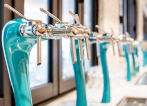 Sixty Vines and Ridge Vineyards Announce Exclusive Partnership to Bring Iconic Wine to Taps Across the Nation