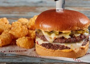 Huddle House Launches Multi-Unit “Bold Flavors” Menu Test