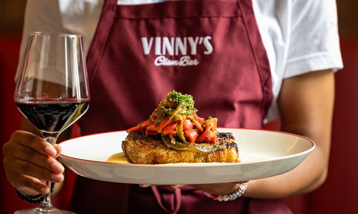 Shell Yeah! Scott Harris Hospitality Debuts Vinny's Clam Bar in Tinley Park, IL - Vimarsana News