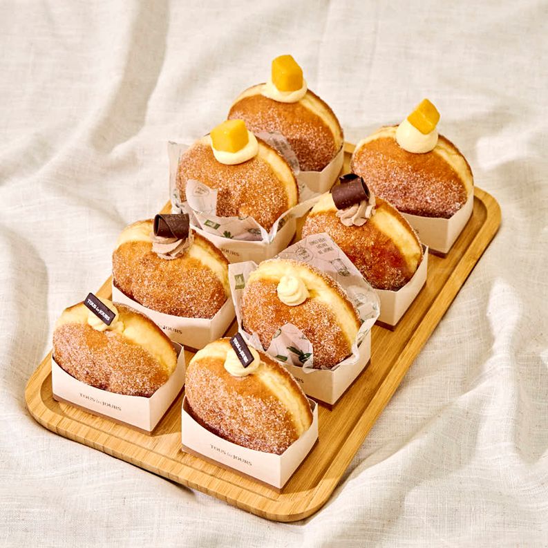TOUS les JOURS Adds New Cloud Cakes and Cream Doughnuts To Growing List of Offerings TOUS les JOURS Adds New Cloud Cakes and Cream Doughnuts To Growing List of Offerings