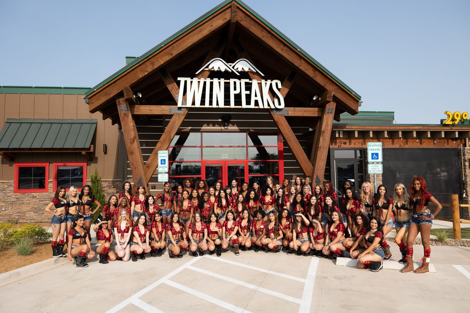 Twin Peaks Back in Plano with Brand New Sports Lodge Twin Peaks Back in Plano with Brand New Sports Lodge