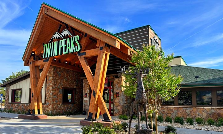 Twin Peaks Brings Scenic Views To Its First Jacksonville Location - Vimarsana News