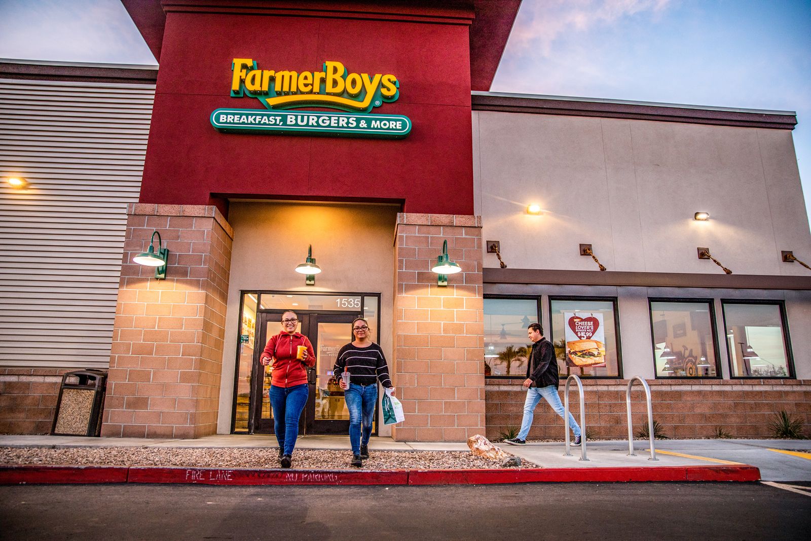 Farmer Boys To Celebrate Grand Opening of Huntington Park Restaurant With Fundraiser for Local High School Farmer Boys To Celebrate Grand Opening of Huntington Park Restaurant With Fundraiser for Local High School