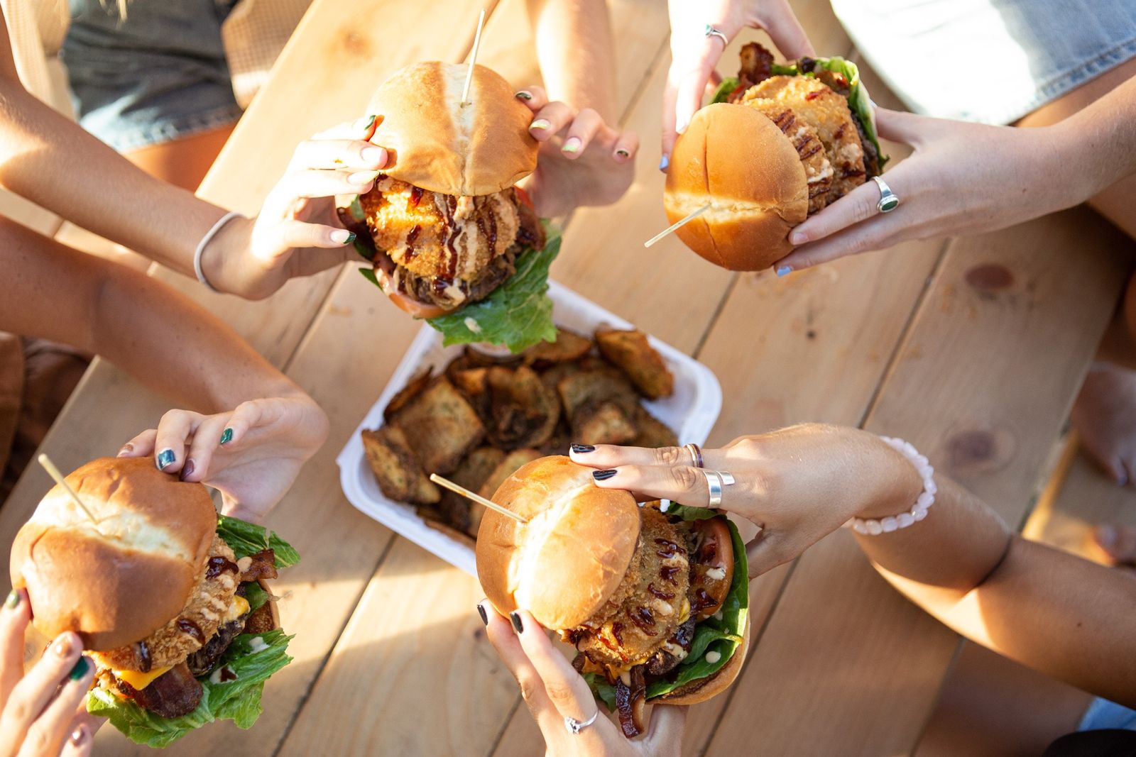 Seven Brothers Burgers Continues its 2023 Success into the New Year Seven Brothers Burgers Continues its 2023 Success into the New Year