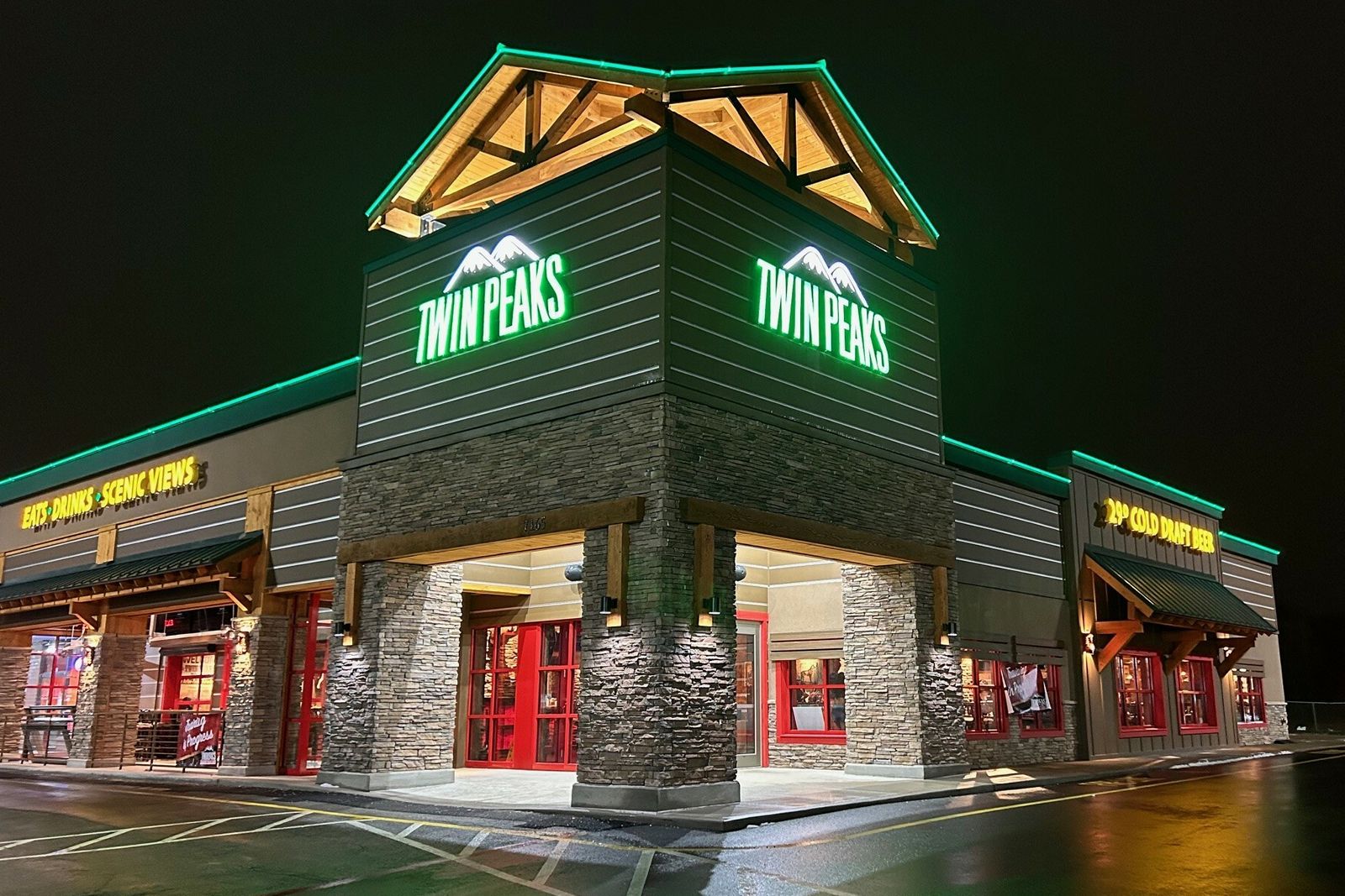 Boardman, Ohio Gets New Sports Lodge with Scenic Views as Twin Peaks