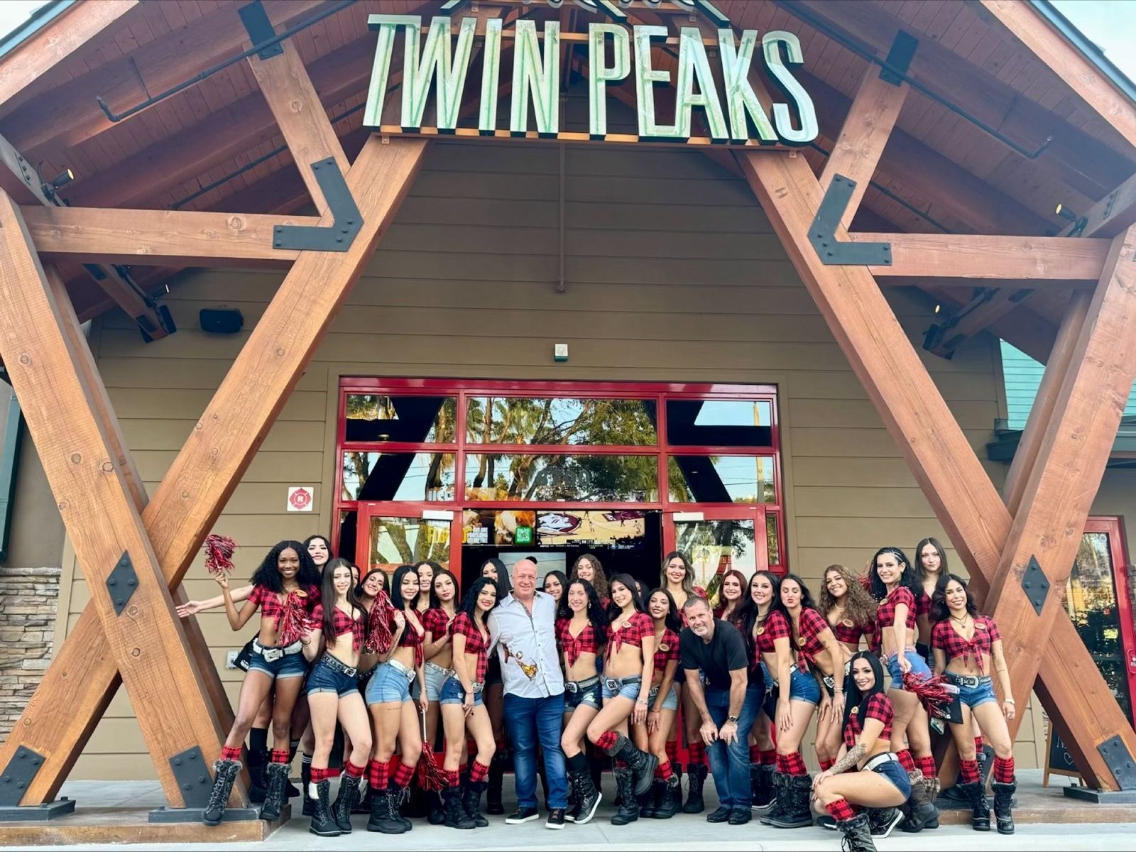 Twin Peaks Opens First Lodge in Doral, Bringing Ice Cold Brews and Scenic Views Twin Peaks Opens First Lodge in Doral, Bringing Ice Cold Brews and Scenic Views