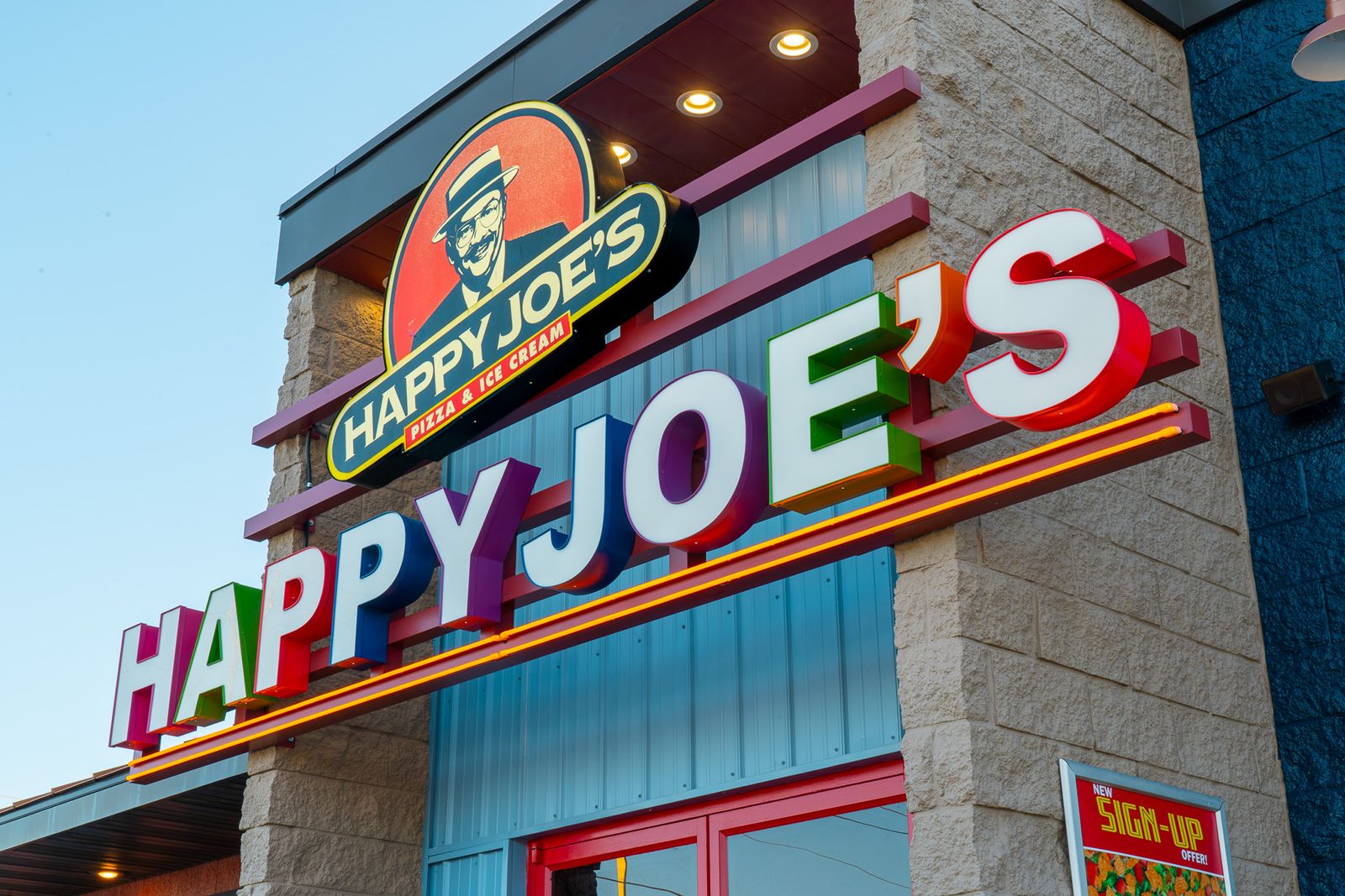 Happy Joe's 'Likes and Shares' Unprecedented Results from Q1 Online Marketing Happy Joe's 'Likes and Shares' Unprecedented Results from Q1 Online Marketing