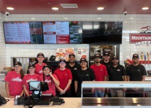 Mountain Mike’s Pizza Debuts in Riverside