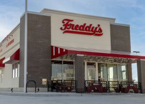 Freddy’s Frozen Custard & Steakburgers Strikes 4 Franchise Deals for 21 New Locations