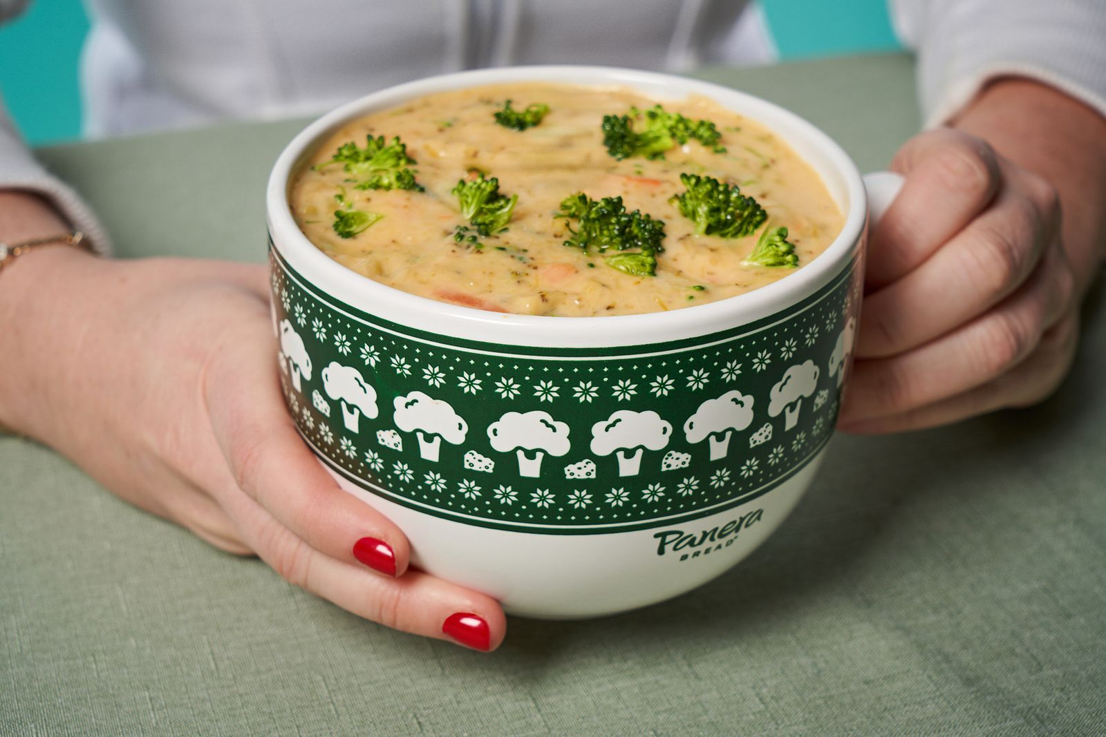 'Tis the Season for Soup! Panera Unveils New Holiday Cups to Soup Up Annual Traditions 'Tis the Season for Soup! Panera Unveils New Holiday Cups to Soup Up Annual Traditions