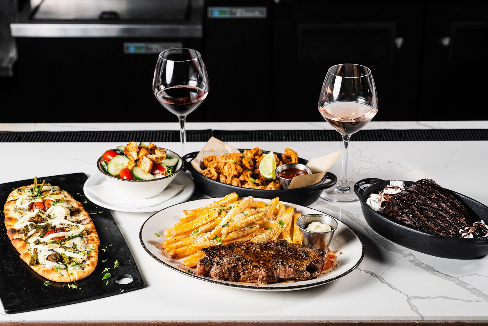 Bar Louie Celebrates the Season of Love With Exclusive Dinner Event Bar Louie Celebrates the Season of Love With Exclusive Dinner Event