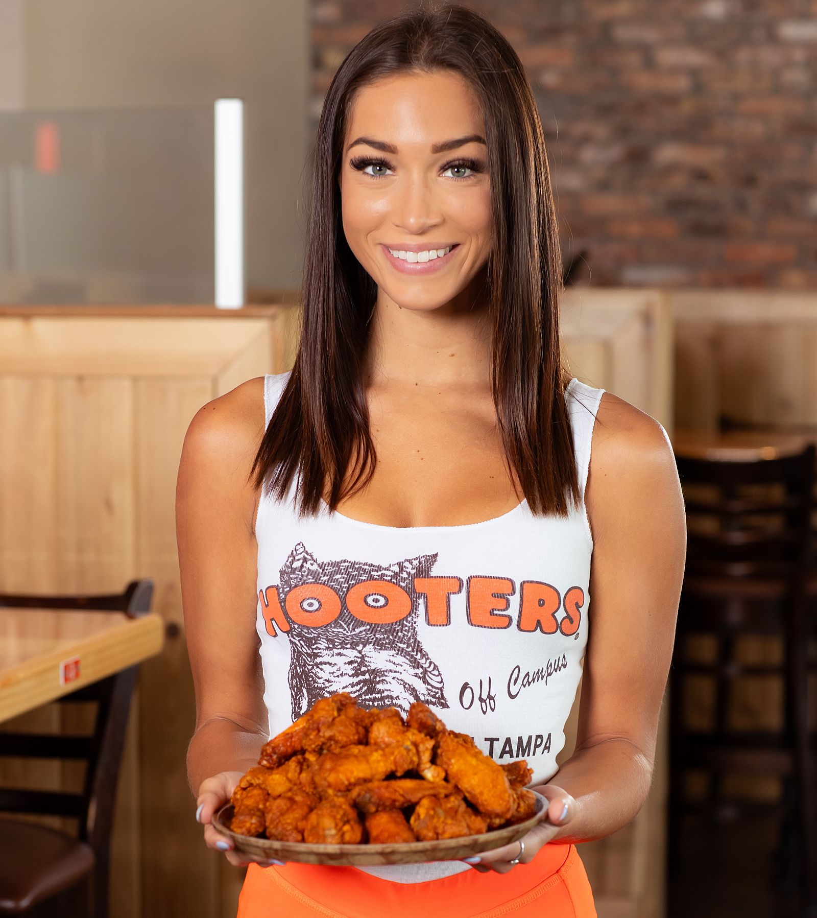 Hooters Inc. and Hoot Owl Restaurants LLC, Two Leading Hooters Franchisees, Reach Historic Transaction with Hooters of America Hooters Inc. and Hoot Owl Restaurants LLC, Two Leading Hooters Franchisees, Reach Historic Transaction with Hooters of America