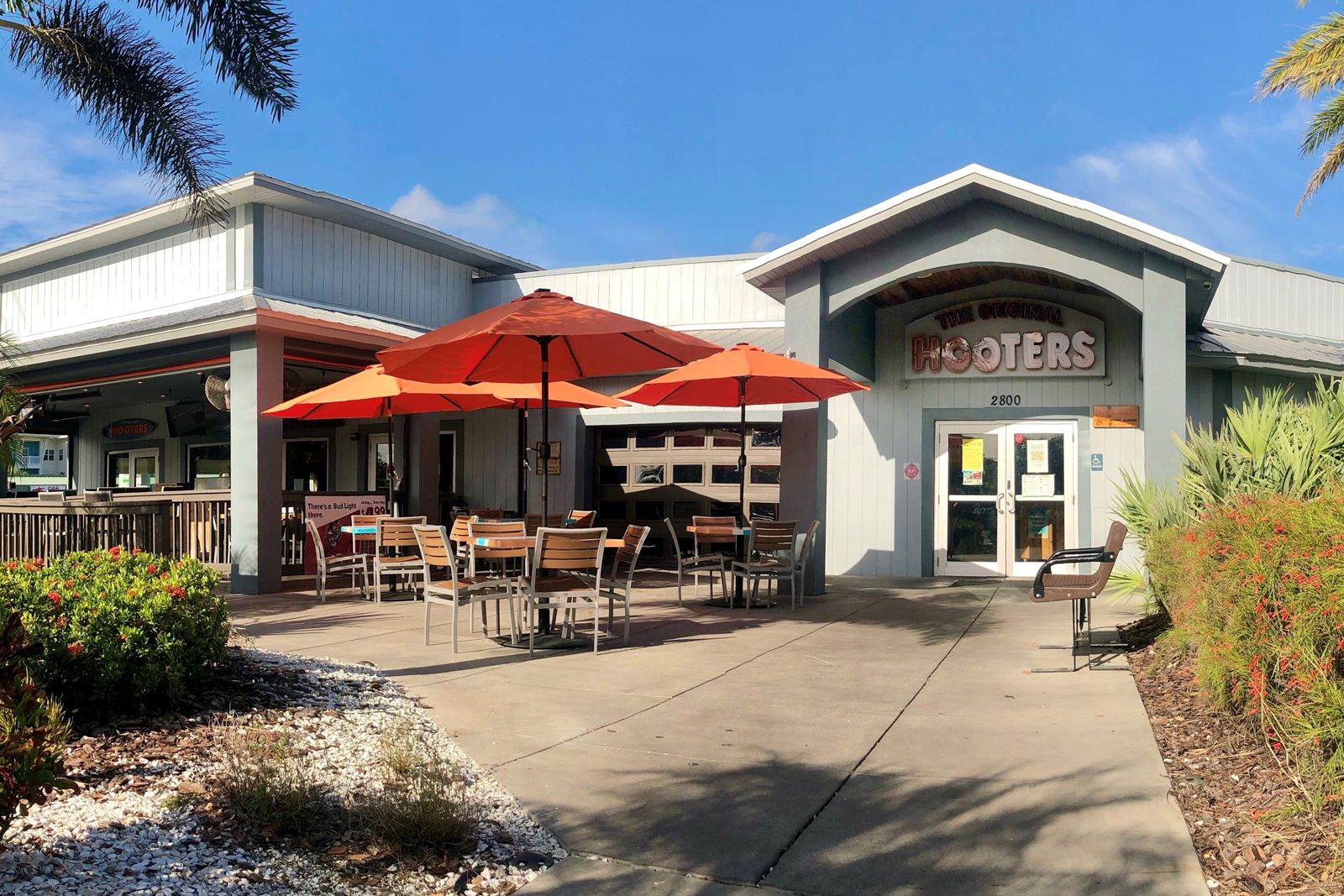 Hooters Inc. and Hoot Owl Restaurants LLC, Two Leading Hooters Franchisees, Reach Historic Transaction with Hooters of America Hooters Inc. and Hoot Owl Restaurants LLC, Two Leading Hooters Franchisees, Reach Historic Transaction with Hooters of America