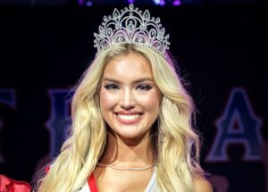 Help Crown Miss Popular at Your Local Twin Peaks
