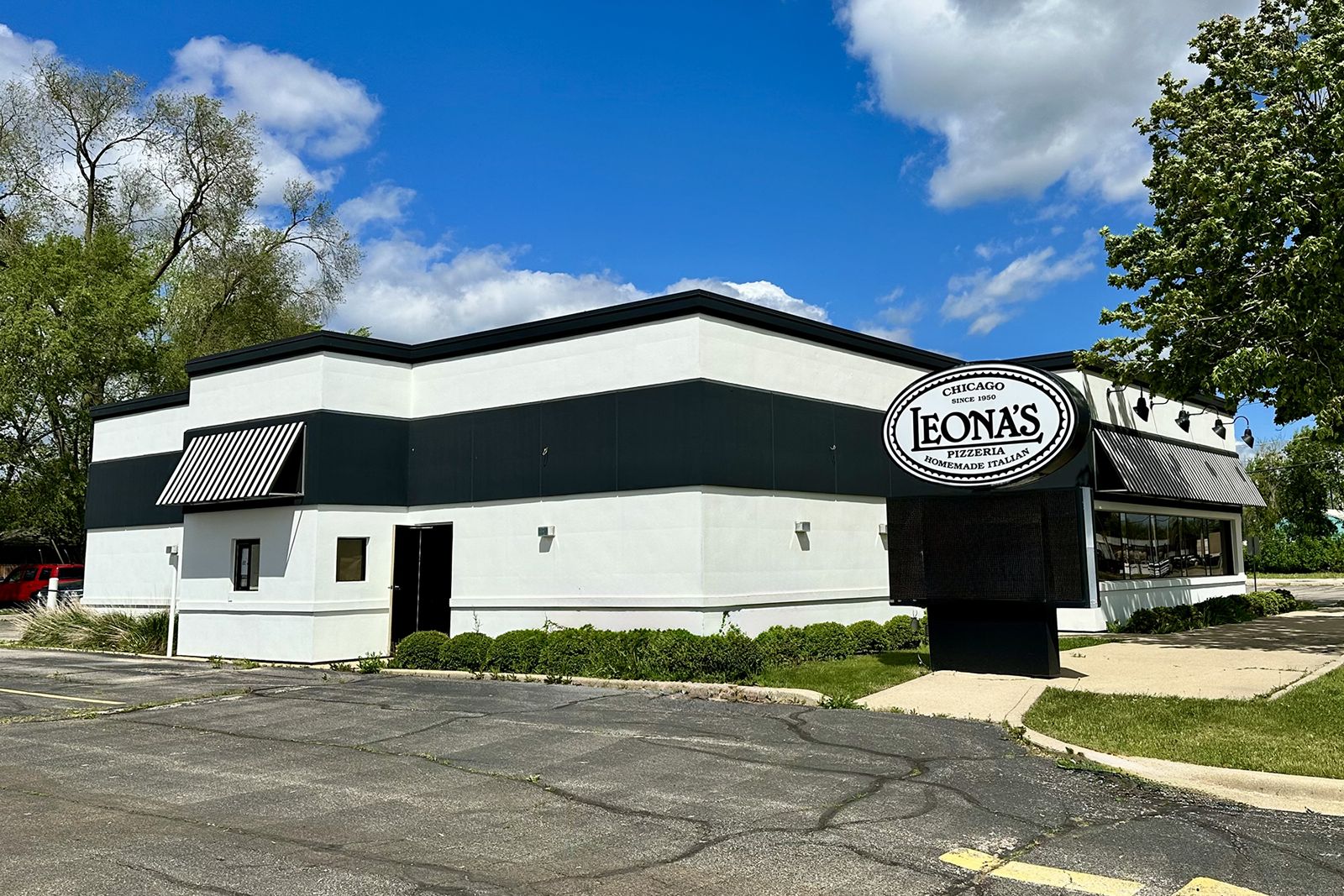 Leona's Pizzeria & Restaurant to Celebrate McHenry Grand Opening on July 8 Leona's Pizzeria & Restaurant to Celebrate McHenry Grand Opening on July 8