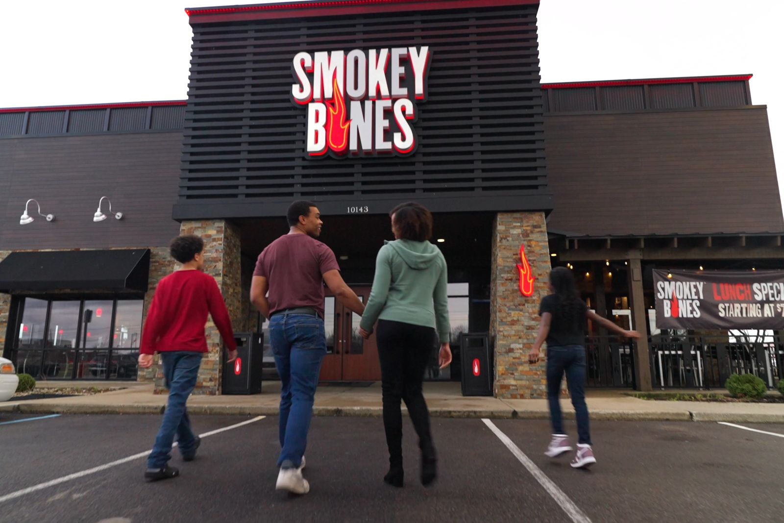 Twin Hospitality Group Inc. Announces New Leadership and Strategic Update for Smokey Bones Twin Hospitality Group Inc. Announces New Leadership and Strategic Update for Smokey Bones