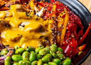 FUSIAN Serves Up Limited-Time Coconut Curry in Bowls and Rolls