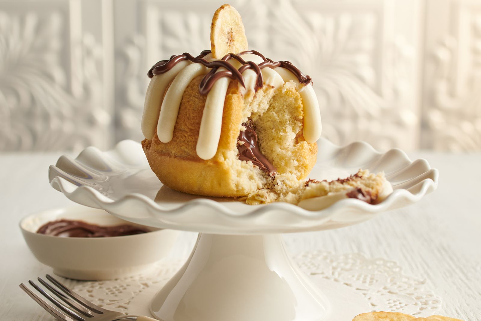 Nothing Bundt Cakes Banana Prepared with NUTELLA Nothing Bundt Cakes Brings Back Strawberry Cheesecake Swirl and Debuts Banana Prepared with NUTELLA Pop-Up for Spring